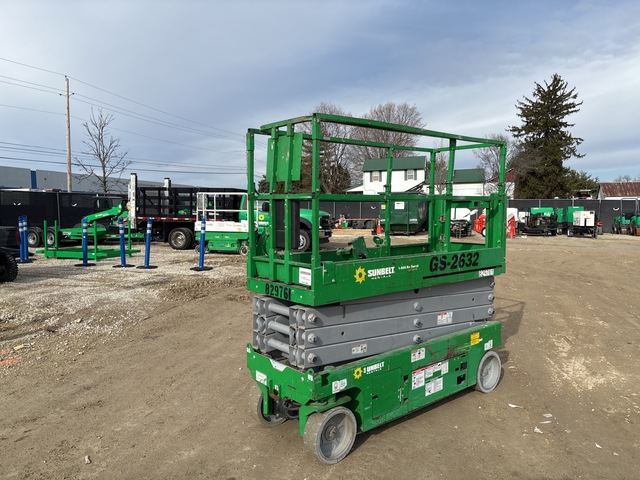 2016 Genie GS-2632 Electric Scissor Lift 2016 Genie GS-2632 Electric Scissor Lift