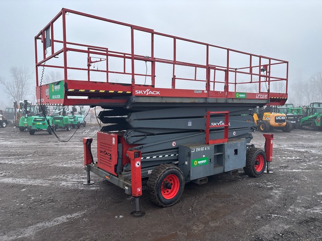 Skyjack SJ9250RT Diesel 4x4 Scissor Lift Skyjack SJ9250RT Diesel 4x4 Scissor Lift