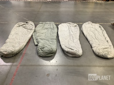 (80) Sleeping Bags