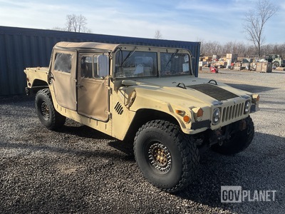 2007 AM General M1097R1 HMMWV 4 Door Soft Top w/Truck Body
