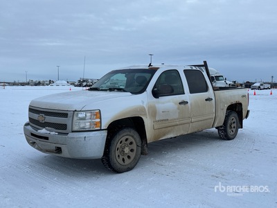 2013 Chevrolet Silverado 1500 LS 4x4 Crew Cab بيك اب