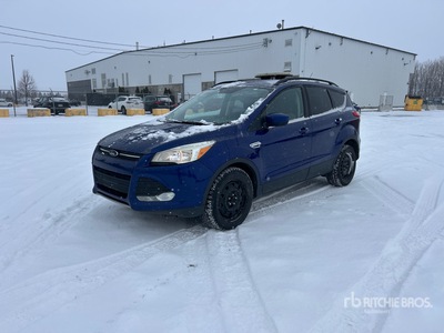 2015 Ford Escape SE 4WD を見 SUV