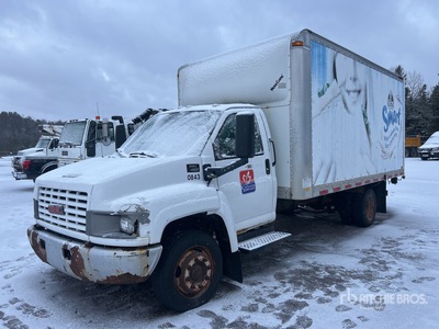 2008 GMC C4500 4x2 Furgoneta caja cerrada (Inoperable)