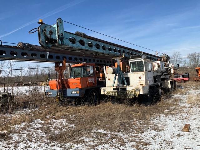 Texoma Magnum 900 on 1987 Hendrickson 850-DOH 8x4 Drill Truck