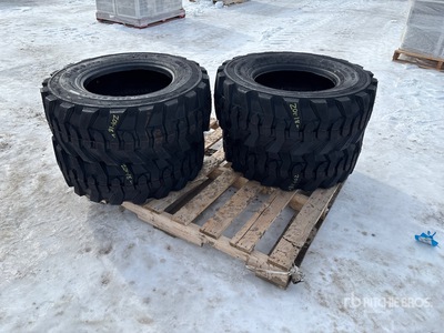 Quantity of (4) Taihao 12-16.5 إطارات المعدات (Unused)