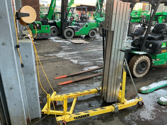 2023 Sumner 2020 Material Hoist