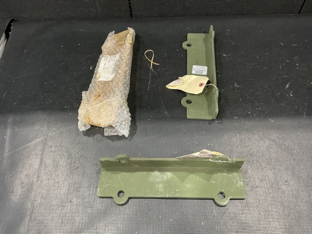 (3) Oshkosh 1KP177 Angle Brackets