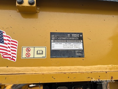 2020 Cat 14 モーターグレーダー (Inoperable)