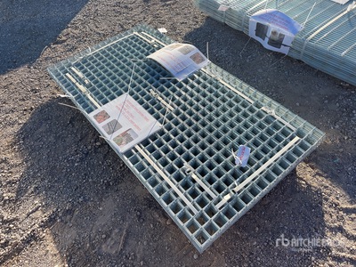 Quantity of (40) 3 ft x 6 ft Galvanized Steel Garden Mesh 造園機械