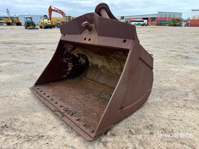 1800 mm Hydraulic Tilting Łyżka do koparki - Fits Hitachi ZX350