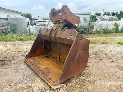 1750 mm Hydraulic Tilting エクスカベーター用バケット - Fits Hitachi ZX350