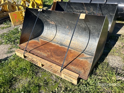 JLG 9140-5055 75 in Telehandler Bucket - Fits JLG