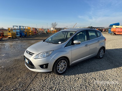 Ford C-Max سيارة