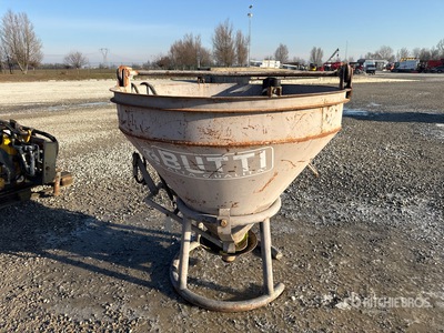 2008 Butti Concrete Bucket