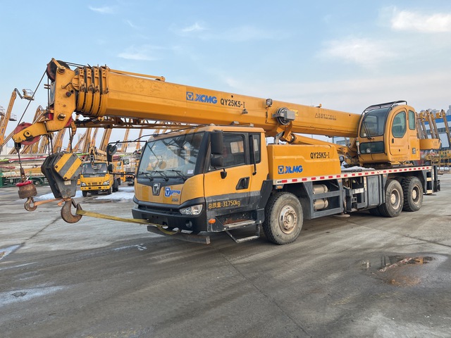 2017 XCMG XZJ5180JSQJ6 25 ton 6x4 Hydraulic Truck Crane (Reconditioned)