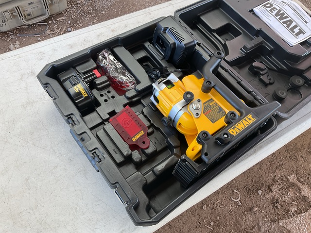 (4) Dewalt DW073K Cordless Rotary Laser Kits