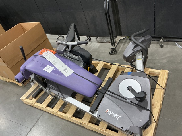 (1) Sit-Up Bench & (1) Spirit CR800 Exercise Bike (1) Sit-Up Bench & (1) Spirit CR800 Exercise Bike