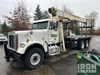 National 681C 30000 lb Straight Boom on 2001 Freightliner FLD120 6x4 Boom Truck