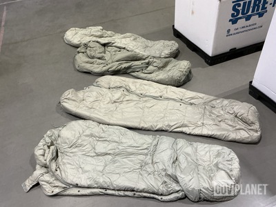 (80) Sleeping Bags