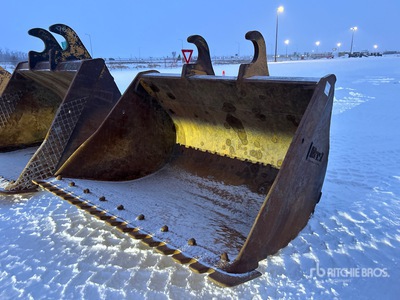 Brandt 72 in Q/C Cleanup Godet de pelleteuse - Fits 250 Series Excavator