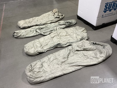 (80) Sleeping Bags