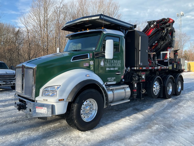 2022 Palfinger PK65002-SH 44100 lb Knuckle Boom on 2023 Kenworth T880 Arborist Edition 8x4 Boom Truck