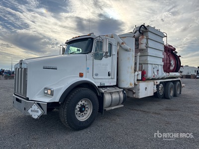 2013 Kenworth T800 6x4 Vacuum Tanker Truck