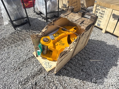 2026 AGT CAT325 Excavator Coupler (Unused)