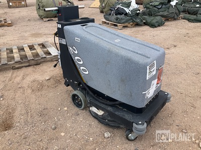 Tomcat 200 Pro-Gleam UHS Burnisher