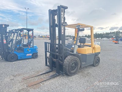 TCM FD45T8 10000 lb Pneumatic Tire Chariot Élévateur