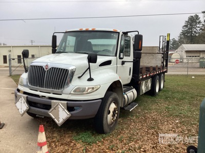 2018 International 4400 6x4 Camion à Plateau