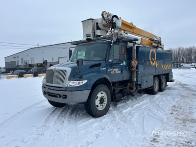 2006 International 4400 SBA 6x4 Piattaforma autocarrata