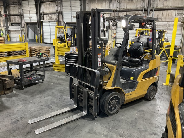 2020 Cat 2C5000 4700 lb Cushion Tire Forklift