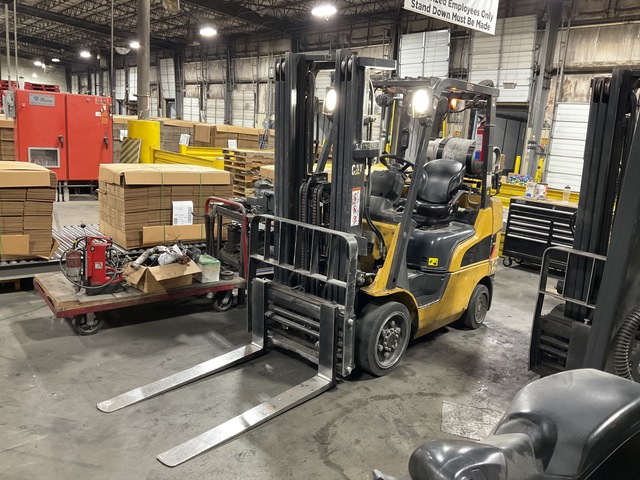 2020 Cat 2C5000 4700 lb Cushion Tire Forklift