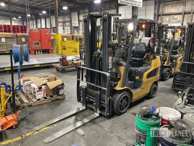 2020 Cat 2C5000 4700 lb Cushion Tire Forklift
