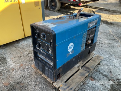 1999 Miller Bobcat 225D 225 A Multi-Process Engine Driven Welder