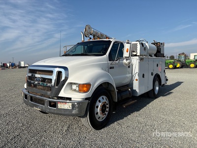 2004 Ford F-750 4x2 Service Truck