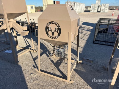 Big Daddy 700 Solar Corn Deer Feeder (Unused)