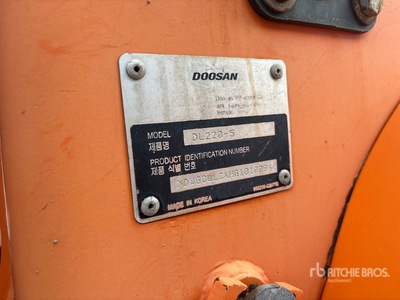 2017 Doosan DL220-5 Wheel Loader