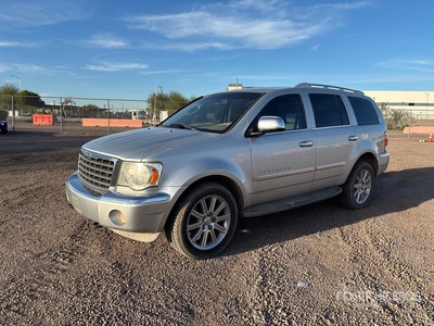 2007 Chrysler Aspen 4WD を見 SUV