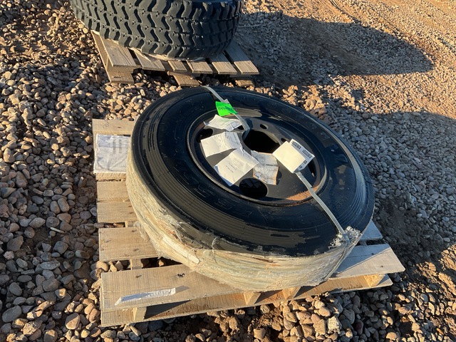 Firestone 10R22.5 Tire w/Wheel