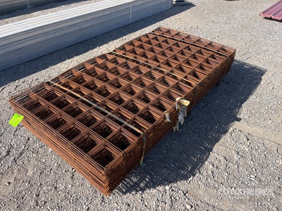 Quantity of 42 in x 84 in Mesh Sheet معادن متنوعة