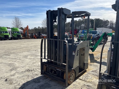2014 Crown RC5500 3000 lb Reach Truck