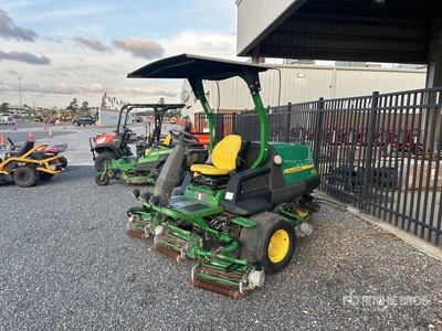 2012 John Deere 8800 Ride-On Greens Lawn Mower