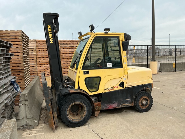2016 Hyster H100FT 9600 lb Pneumatic Tire Forklift (Inoperable)