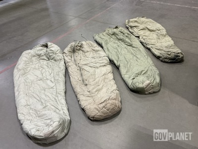 (80) Sleeping Bags