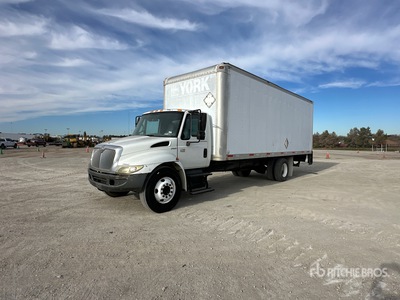 2004 International 4300 4x2 Van Truck