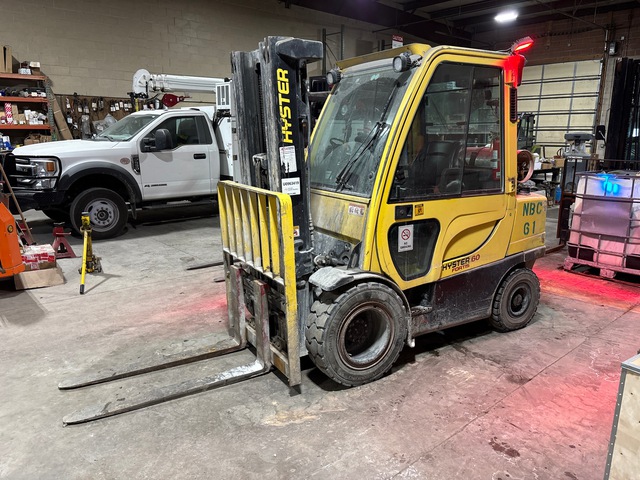 2015 Hyster H60FT 5700 lb Pneumatic Tire Forklift