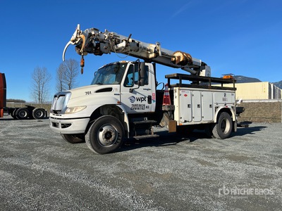 2008 Altec DM47B on 2008 International 4400 4x2 Digger Derrick Truck