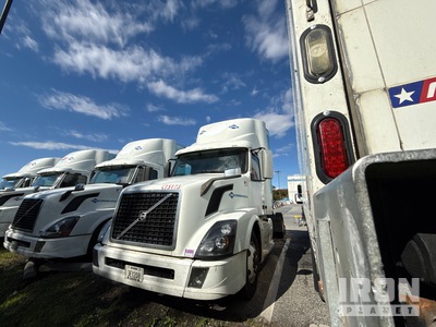 2017 Volvo VNL CNG 6x2 3-Achs Sattelzugmaschine (Inoperable)